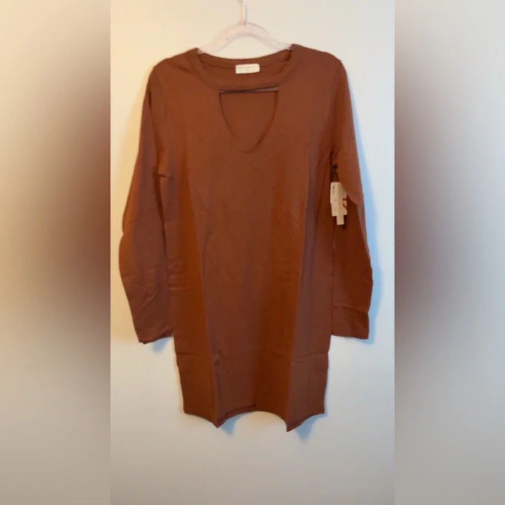 NWT Women’s Valencia Dress size medium - Picture 2 of 4